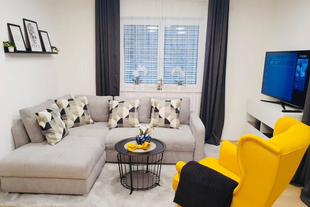 Leon Apartment Neu! Gemuetlichkeit An Erster Stelle Linz Eksteriør billede